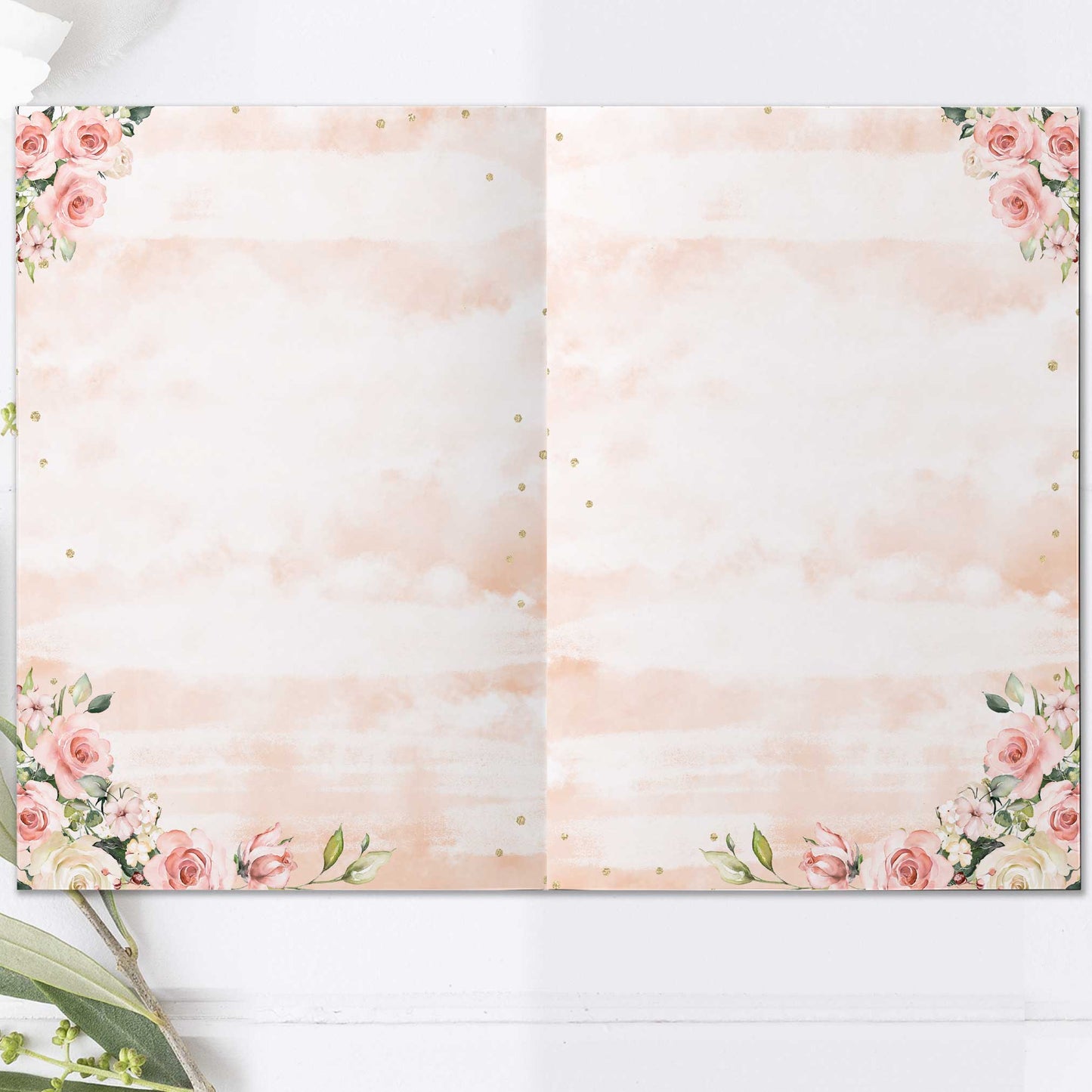 Festprogram litet, till bröllop – Rosa & Vita Blommor m gulddetaljer – Tryckt programkort 14,5x20 cm BR013