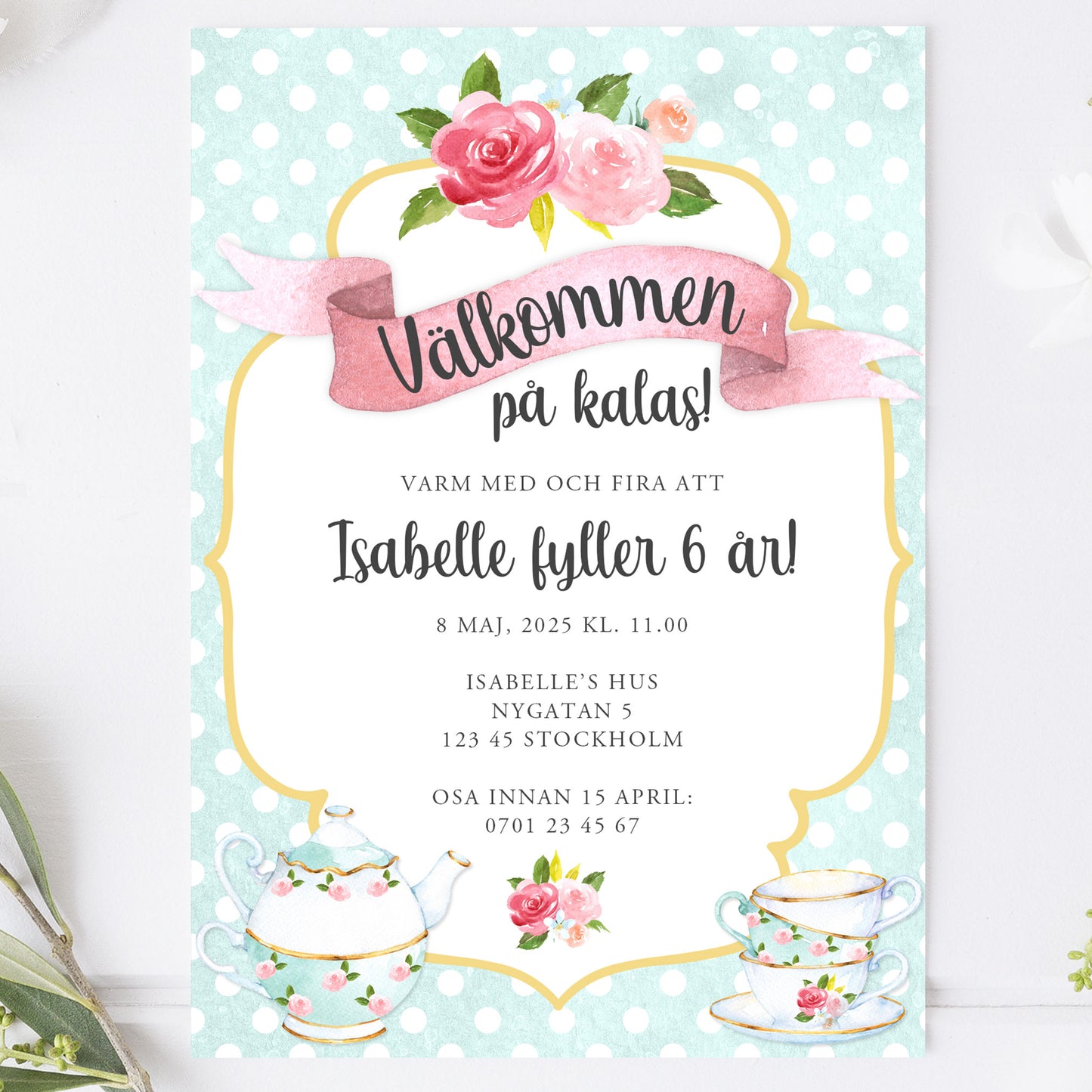 Barnkalas Inbjudningskort – Tekoppar Polkadot Turkos – A6 Tryckt Kort för Födelsedagskalas BK001t