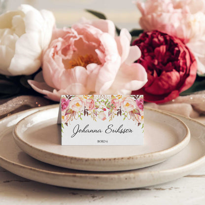 Vikta placeringskort till bröllop – Peach & Blush Blommig Romantisk Somrig – Tryckt kort med namn för dukning BR006