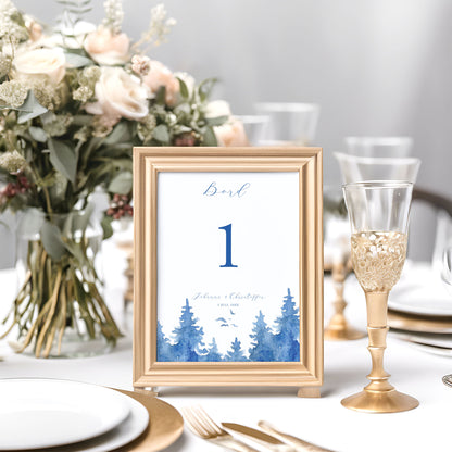 Bordsnummerkort till bröllop – Vintrigt blått akvarelltryck – Tryckt kort för dukning och bordsplacering BR008