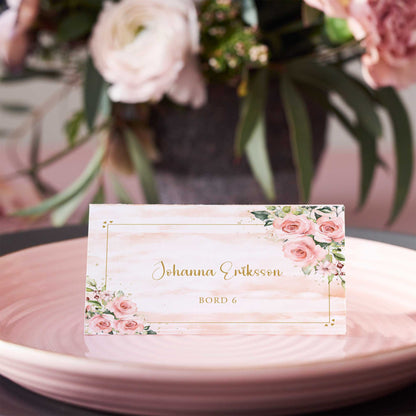 Vikta placeringskort till bröllop – Rosa & Vita Blommor m gulddetaljer – Tryckt kort med namn för dukning BR013